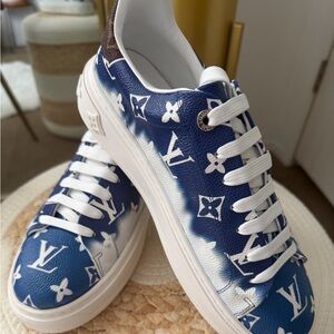 Louis Vuitton women’s blue  escale sneaker size 41 EU